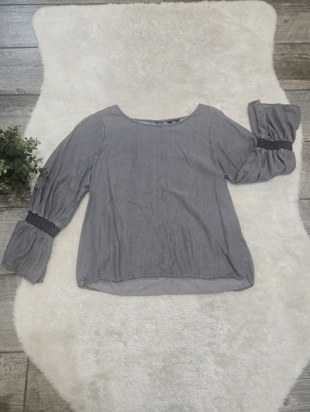 GAP Gray Chambray Bell Sleeve Boho Cottagecore Lightweight Top, M